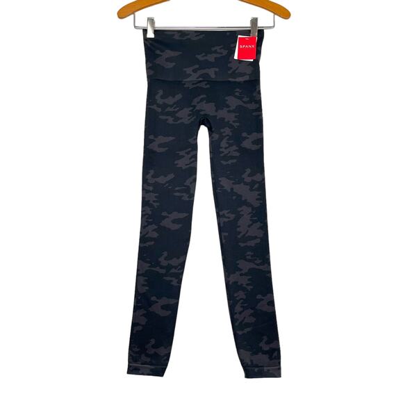 Spanx Look at Me Now Seamless Legging Sz S Black Camo High Waist Shaping Pull On - Picture 2 of 9